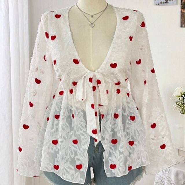 Sunnyshic Plus Size Women Valentine&#39;s Day Floral Embroidered Heart Design Flared Sleeve Blouse, Suitable For Dates