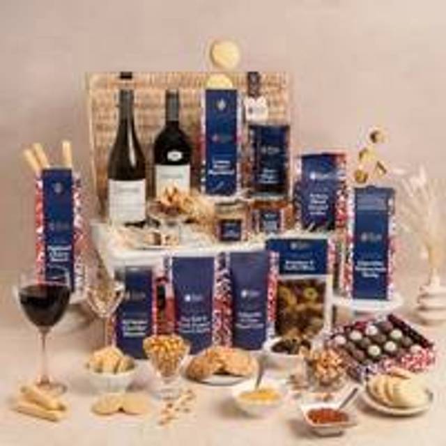 Royale Banquet Food and Wine Hamper