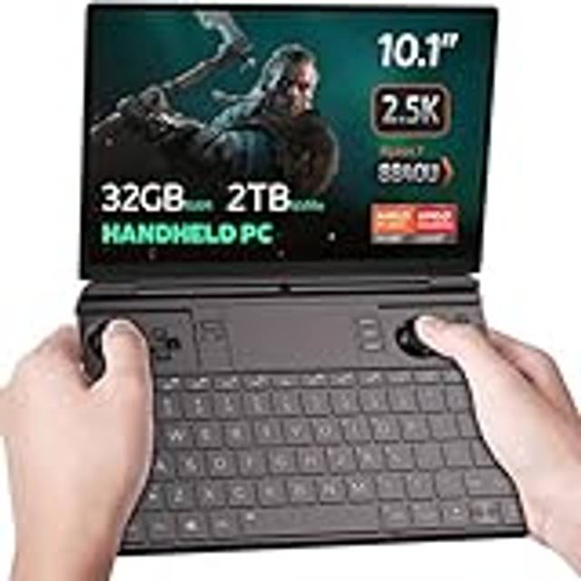 GPD WIN MAX 2 2024 bärbar spel-PC med AMD Ryzen 7 8840U, Radeon 780M GPU, 32 GB RAM, 2 TB SSD, OcuLink, 10,1" IPS-skärm, spelkontroller, tangentbord och styrplatta.