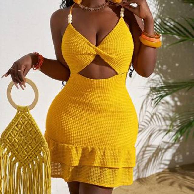 Slaydiva Women&#39;s Sexy Solid Yellow Front Twist Knot Ruffle Hem Mini Bodycon Cami Dress, Summer Vacation