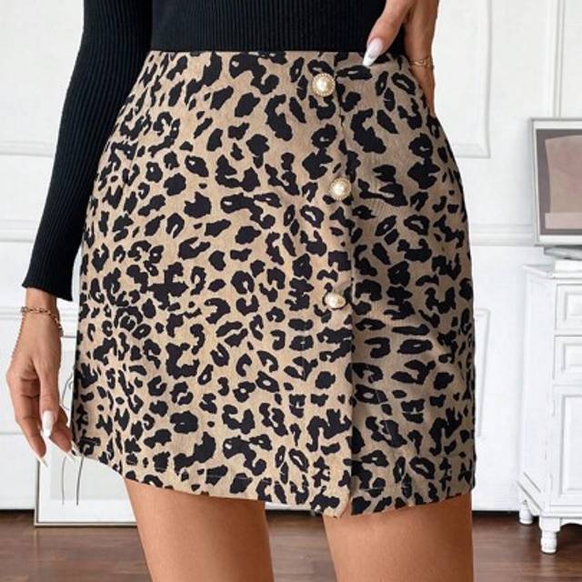 SHEIN Women Leopard Print Faux Pearl Decor Casual Mini Skirt