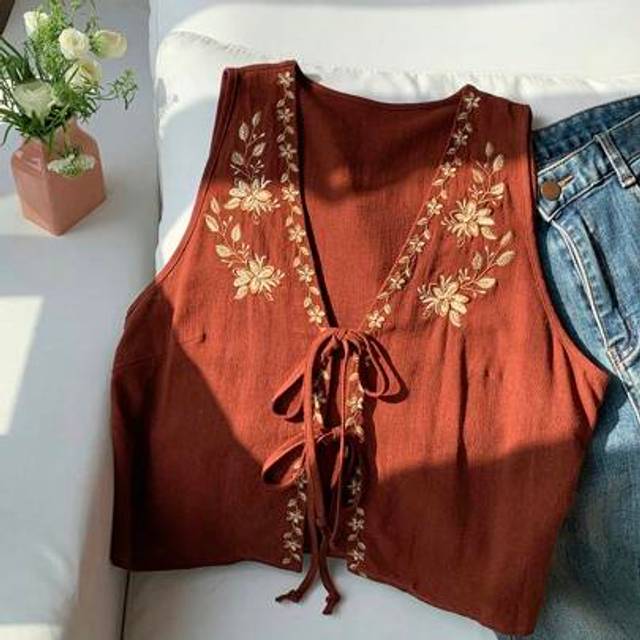 Comfortcana Women&#39;s Summer Boho Floral Embroidery Front Tie Sleeveless Blouse,Western Wear Women,Vacation Outfits Woman