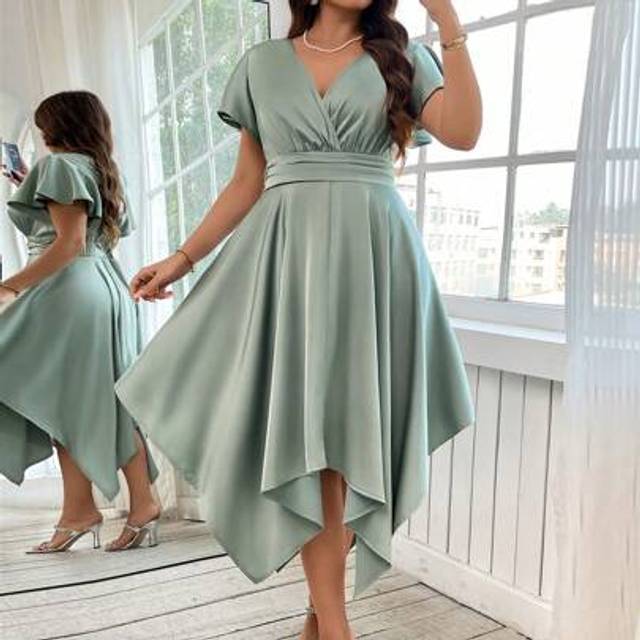 SHEIN Curve Plus Size Women&#39;s Romantic Elegant Green Satin Satin V-Neck Lotus Sleeve Waist A-Line Asymmetric Long Dress,Flowy Dress,Cocktail Dress Women,Fai