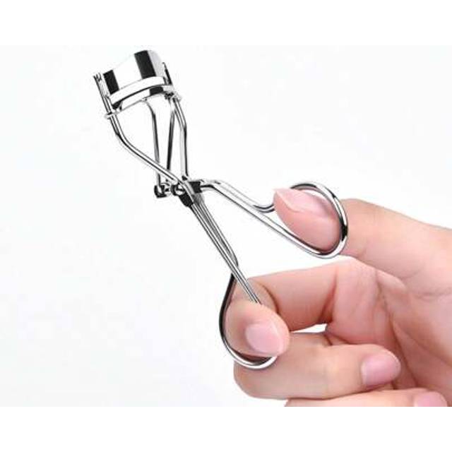 SHEIN 1 Pack Eyelash Curler - Crimps & Curls Lashes For Perfect, Eye-Framing Fringe - Gentle & Safe - Includes Replacement Pad Makeup Tool Beauty And Health