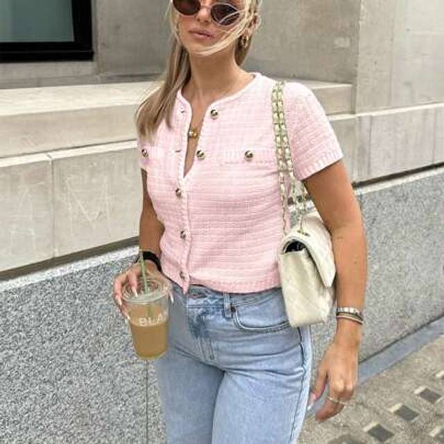 SHEIN Spring And Summer New Pink Solid Color Round Neck Metal Buckle Knitted Women&#39;s Short Sleeved Cardigan, Simple Temperament Vacation Casual Street Thin