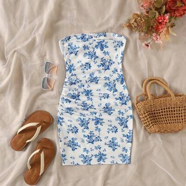 SHEIN Tween Girl Holiday Blue & White Print Ruched Waist Fitted Strapless Mini Dress, Suitable For Party, Valentine&#39;s Day, Easter, Carnival, Afternoon Tea,