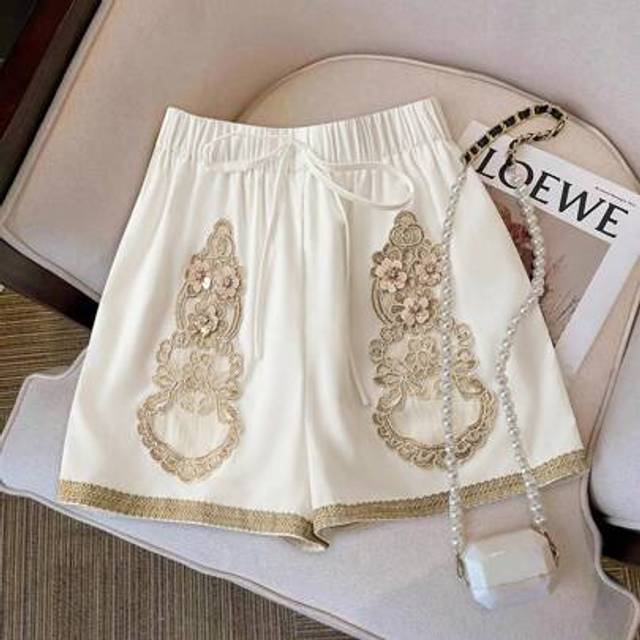 Franclia White Embroidery Patch Casual Vacation Summer Shorts