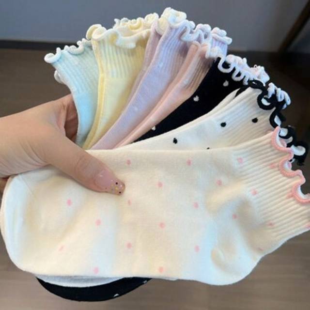 SHEIN 7 Pairs Random Women&#39;s Sweet Ruffle Trim Polka Dot Socks, JK Style Fashion, Comfortable & Breathable Short Tube Socks