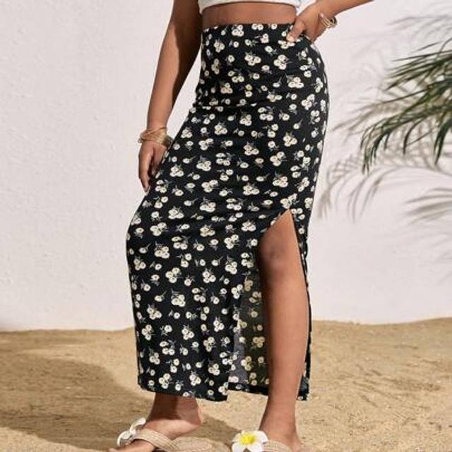 SHEIN Tween Girls&#39; Fashionable Casual Vacation Black & White Floral Elastic Waist Skirt
