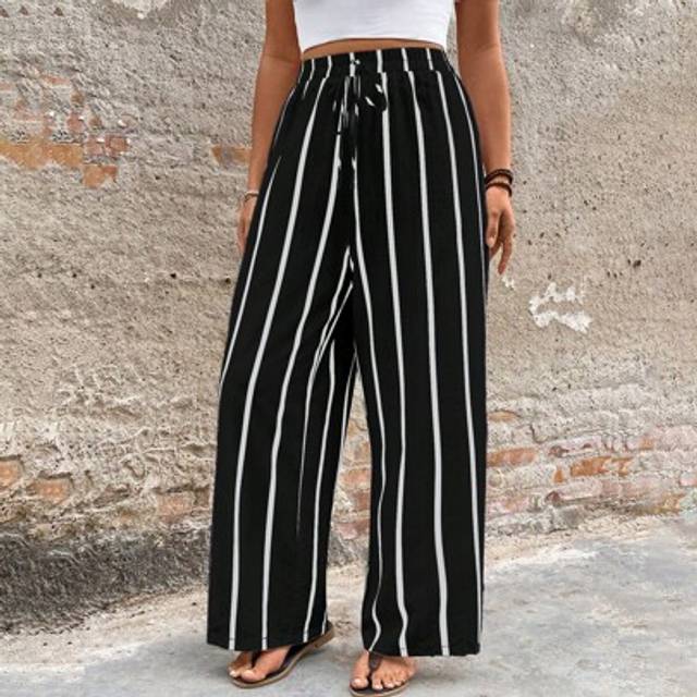 Franclia Plus Size Vintage Textured Black White Striped Casual Wide Leg Pants, Fashionable & Versatile