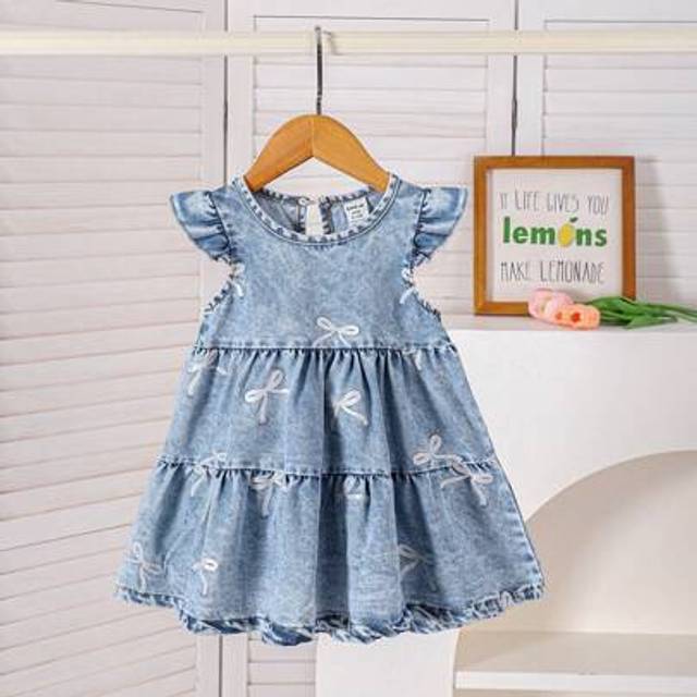 SHEIN 1pc Baby Girl Casual Washed Denim Puff Dress With Embroidered Bowknot Decor