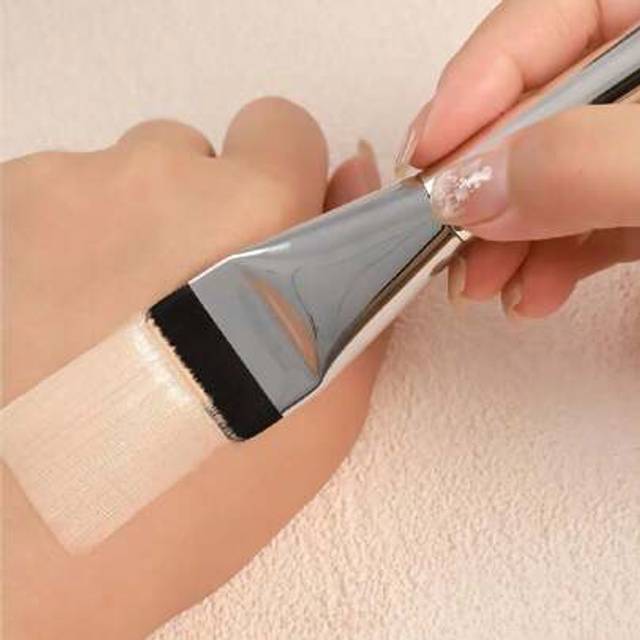 SHEIN 1pc Ultra Thin Flat Top Foundation Makeup Brush, Multi-Functional Face Mask Brush Beauty Tool For Makeup Beginners To Create Confident Look