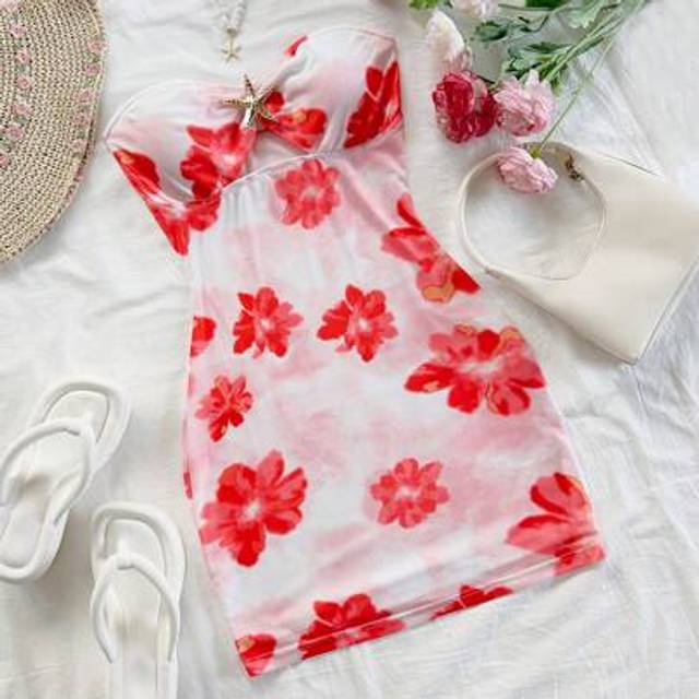 Soleia Women&#39;s Vacation Floral Ombre Pattern Bandeau Mini Dress, Hollow Chest Ruched, Metal Starfish Decor, Fitted & Slimming, For Party, Sexy, Date, Beach,