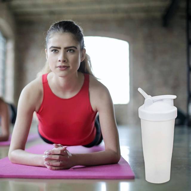 26 oz proteinshakerflaskor med loopshakerbollar Läcksäker vattenflaska mixerkopp för pre blå
