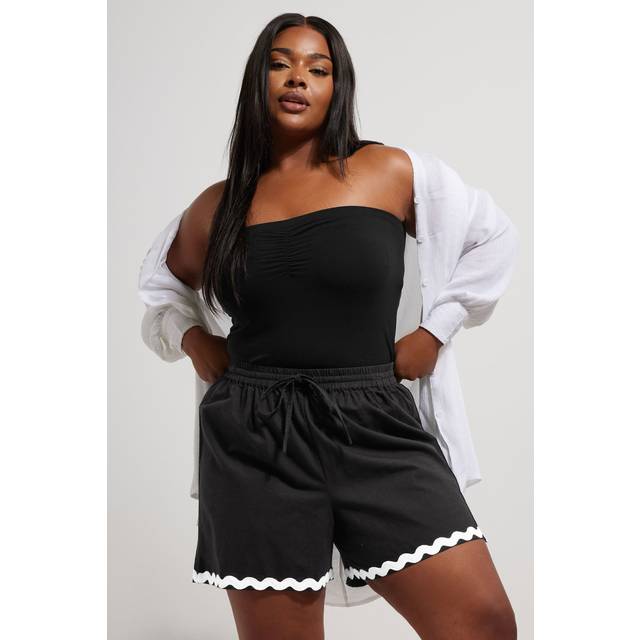 Yours Curve Black Contrast Swirl Embroidered Hem Shorts, Women's Curve & Plus Size, Yours - 22-24