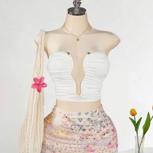 SHEIN Plus Size Women&#39;s White Asymmetrical Cutout Neck Strapless Crop Top