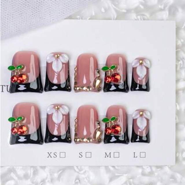 SHEIN 10pcs Y2K Black And Red Short Duckbill Press On Nails, Three-Dimensional Flower Handmade Fake Nails, 3D White Flower Design, Shiny Cherry Decoration,