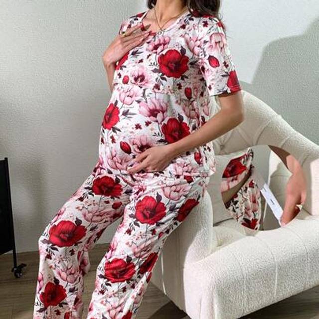 SHEIN Maternity Nursing Floral Print Short Sleeve T-Shirt And Pants Sleepwear Set