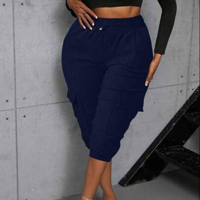Maweii Plus Size Women&#39;s Elastic Waist Cargo Pocket Bermuda Shorts