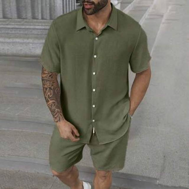 SHEIN 2pcs/Set Plus Size Men&#39;s Solid Color Short Sleeve Shirt And Cargo Shorts Set