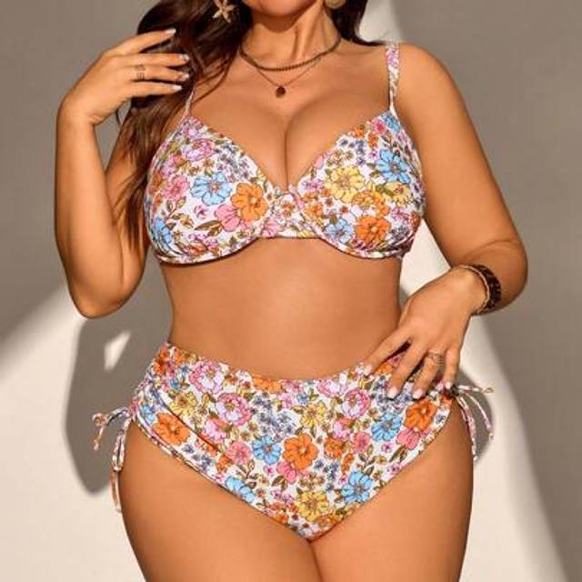 SHEIN 2pcs/Set Plus Size Women Small Ditsy Floral Underwire Tankini Top And Bottom Swimsuit