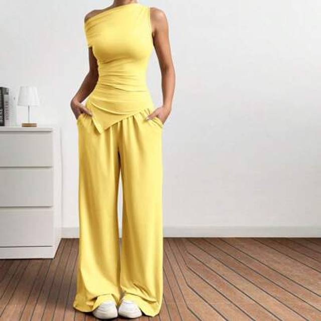 SHEIN Women Two Pieces Set Asymmetric Collar Short Sleeve T-Shirt And Pants Knitted Suit