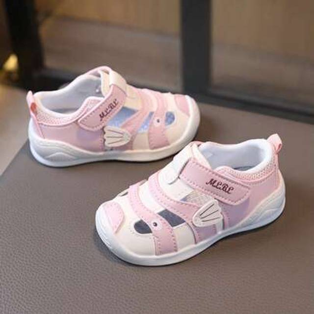 SHEIN 1 Pair Girls Baby Summer Outdoor Cartoon Fashion Soft Bottom Comfortable Toddler Casual Sandals