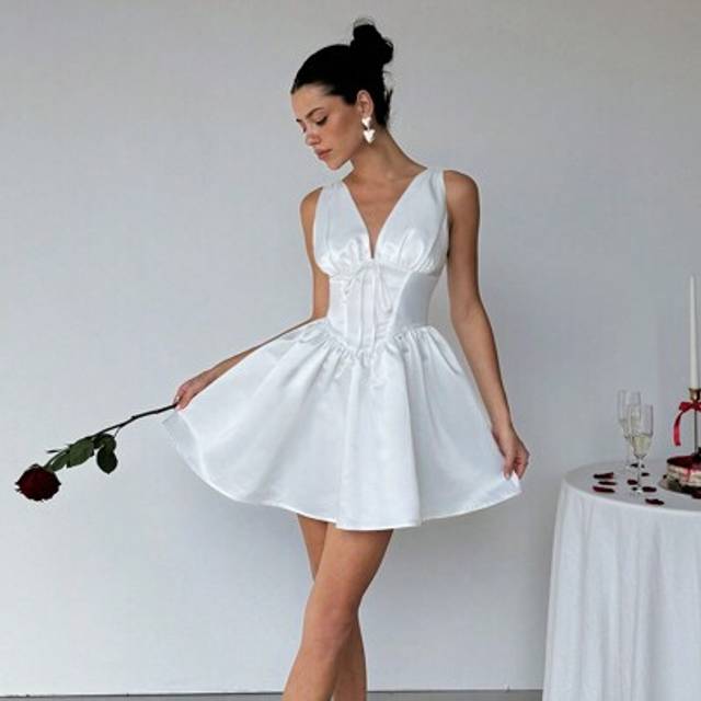 Aloruh Women&#39;s Elegant Deep V-Neck Wedding Party Sexy Valentine&#39;s Day Date Night Crinoline Bowknot Bodycon Flare Mini White Dress For Birthday, Homecoming