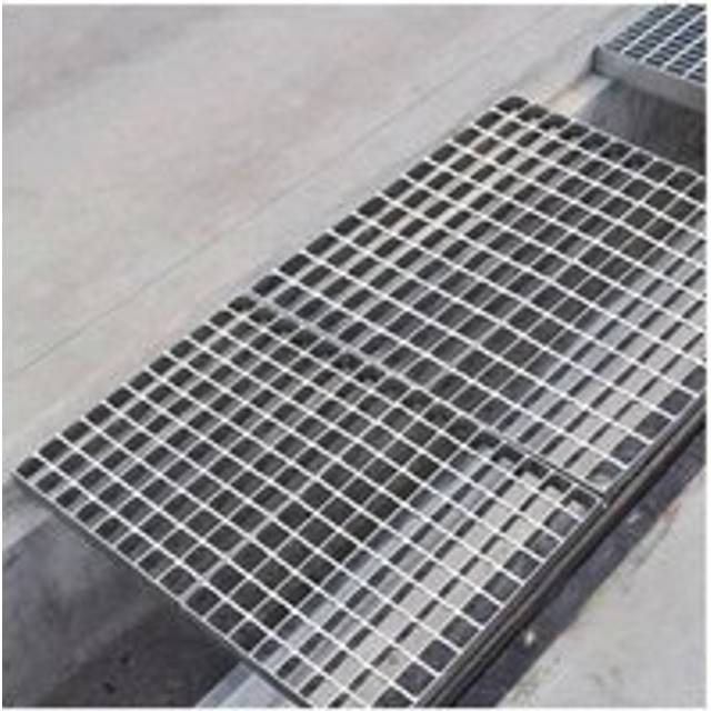 100cm W x120cm D Heavy Duty Outdoor Drain Cover Grate Galvanized Steel - Silver - One Size