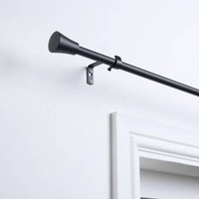 OHS Extendable Trumpet Curtain Pole - Black