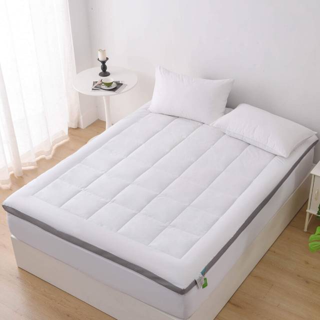 Glamhaus Gel Memory Foam Mattress Topper Double, White