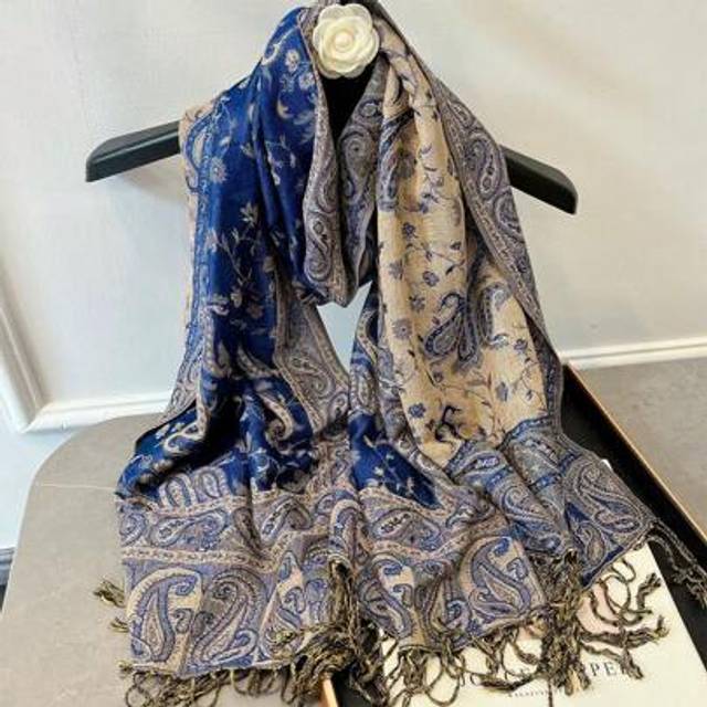 SHEIN 1pc Women&#39;s Scarves Paisley Multi-Color Vintage Jacquard Cashew Bohemian Style Long Fringe Pashmina Hijab Shawl, With Windproof Function, Suitable For