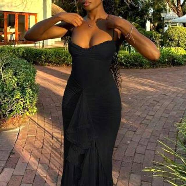 SHEIN Fashionable Elegant Minimalist Sexy Lady Spaghetti Strap Pleated Bodycon Mini Dress With Asymmetrical Ruffle Hem And Net Design, Party Dress, Wedding