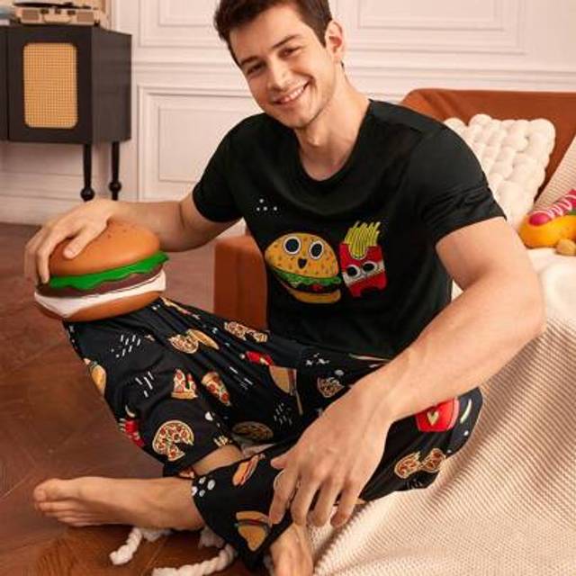 SHEIN Hamburger & Fries Print Short Sleeve Pants Men&#39;s Pajama Set
