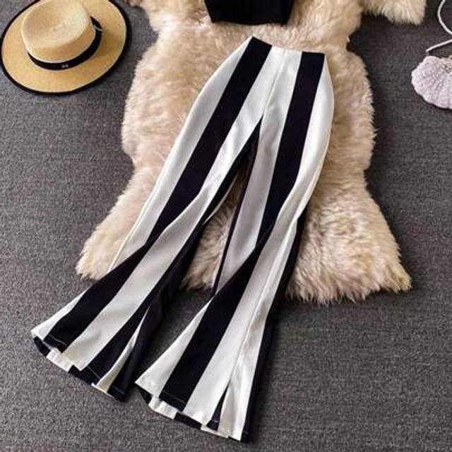 SHEIN Women&#39;s Elegant Black & White Stripe Contrast Belt Fit & Flare Pants, Chic Style