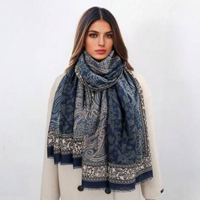SHEIN 1pc Women Elegant Vintage Print Short Fringe Scarf/Hijab, Fashionable Daily Wear