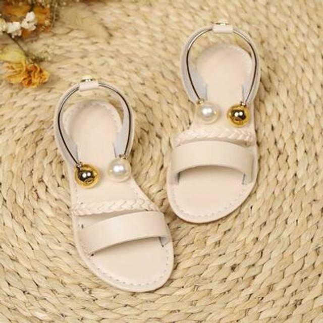 SHEIN 1 Pair Girls&#39; Ivory Color Flat Sandals, PU Solid Color With Shiny Buckle And Double-Color Pearl Design, Open Toe, Fashion & Cute Roman Beach Sandals S