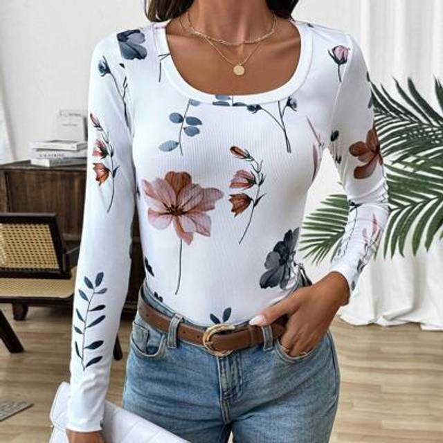 EMERY ROSE Slim Fit Women Long Sleeve Printed Crew Neck T-Shirt Graphic Tees Women Tops For Spring Outfit