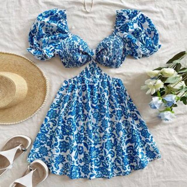 Soleia Women&#39;s Vacation Blue & White Floral Print Shirred Shirred Bust Cutout Back Puff Sleeve A-Line Mini Dress, Fashion Beach Holiday Outfit For Spring/Sum