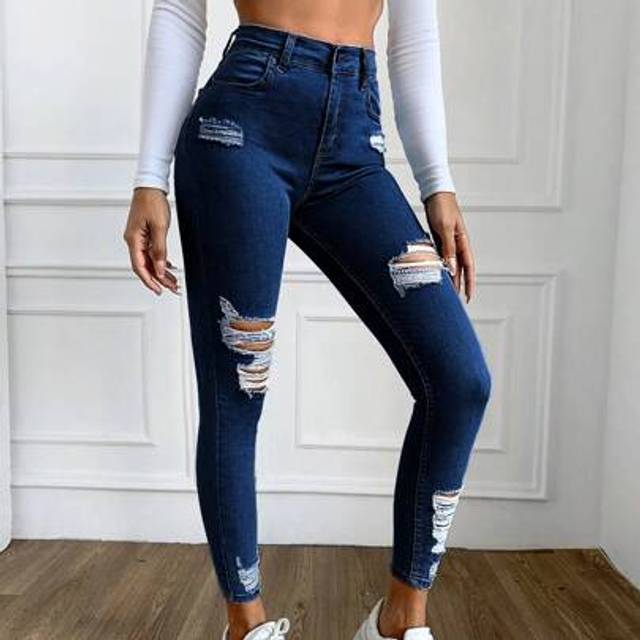 RueChic Women&#39;s Skinny Ripped Jeans
