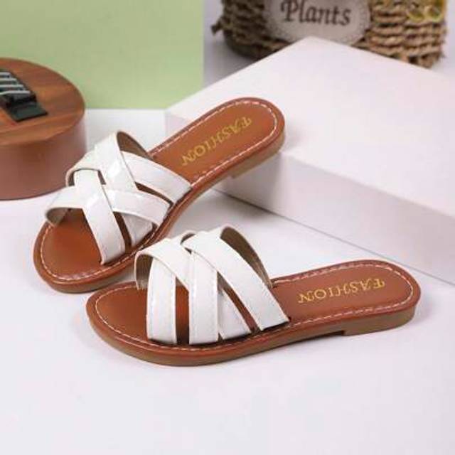 SHEIN 1 Pair Girls&#39; Summer New Slip-On Flat Sandals, Fashionable Color Contrast Criss-Cross Design