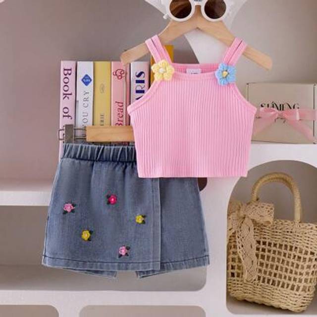 SHEIN 2pcs Baby Girl Sweet Striped Floral Decor Camisole Top And Embroidered Floral Denim Shorts Set