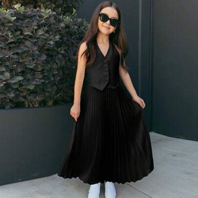 SHEIN Nova Glow Tween Girls Daily Casual Solid Color Halter Neck Cardigan Top And Long Pleated Skirt Set