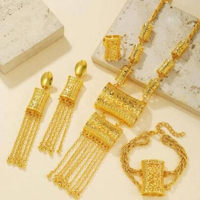 SHEIN 4pcs/Set 18k Gold Plated Vintage Dubai Bride Necklace, Earrings, Bracelet Jewelry Set