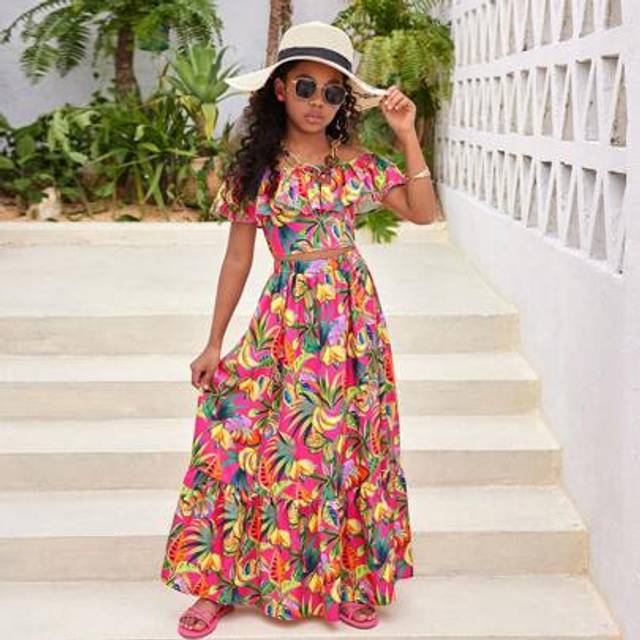 SHEIN Tween Girl Daily Casual Spring/Summer Set Of Woven Tropical Print Off Shoulder Top And Skirt