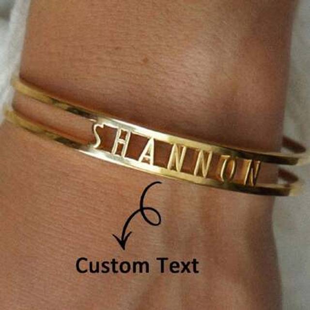 SHEIN Personalized Delicate Name Bangle Bracelet, Skinny Cuff Bracelet, Name Bracelet, Name Bangle For Mom,Gold,Stylish,Colorful,Vintage,Simple,Unisex,Casua