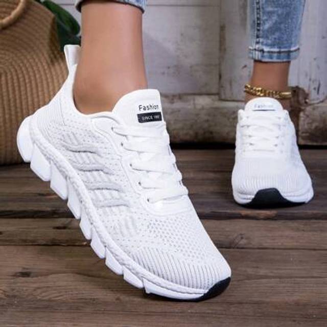 SHEIN Most Popular Women&#39;s Front Lace Up Striped Decor Soft Sole Outdoor Sports Casual Sneakers