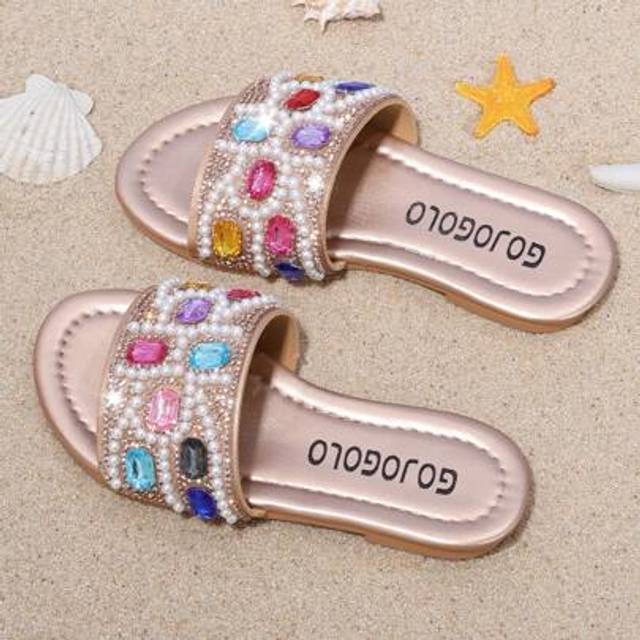 SHEIN A Pair Of Diamond-Studded Glittering Girls&#39; Fashion Summer Beach Flat Sandals, Unique Style, Girls&#39; Favorite, Suitable For All Kinds Of Venues, The Ch