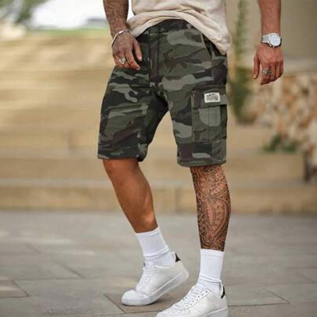 SHEIN Men&#39;s Spring And Summer Casual Workwear-Style Multi-Pocket Drawstring Elastic Waist Military Green Shorts For Running, Hiking, Mountaineering, Fishing