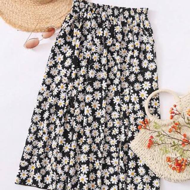SHEIN Plus Daisy Floral Midi Flared Skirt